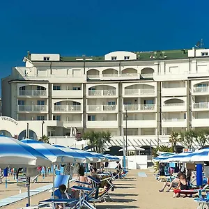 4* Aparthotel A-more